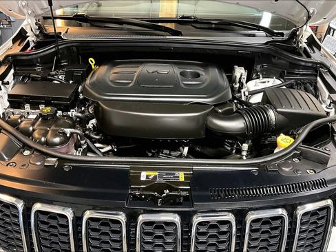 Used 2022 Jeep Grand Cherokee Limited AWD/4WD image 11