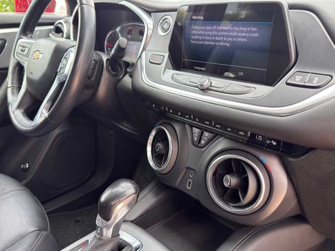 Used 2019 Chevrolet Blazer LT FWD image 30