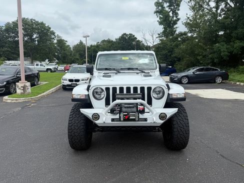 Used 2019 Jeep Wrangler Unlimited Rubicon w/ Cold Weather Group image 2