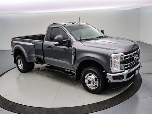 Certified 2025 Ford F350 XLT image 2