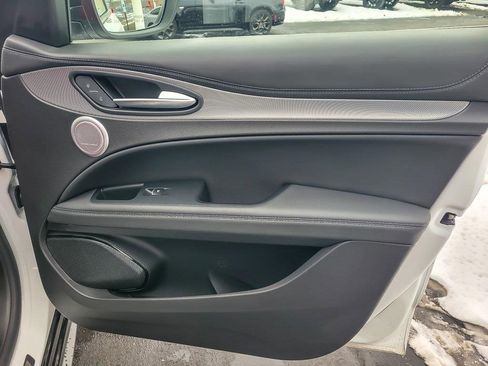 Used 2024 Alfa Romeo Stelvio Veloce image 23