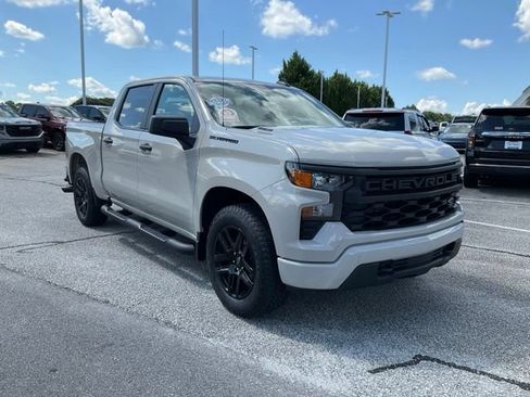 Used 2026 Chevrolet Silverado 1500 Custom w/ Turbomax Blackout Package RWD image 3