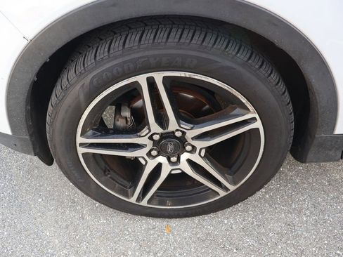 Used 2019 Ford Escape SEL FWD image 4