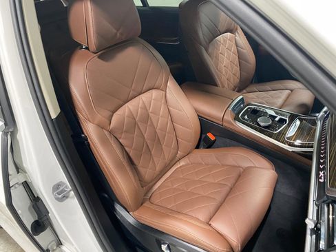 Certified 2025 BMW X7 xDrive40i w/ Premium Package image 21