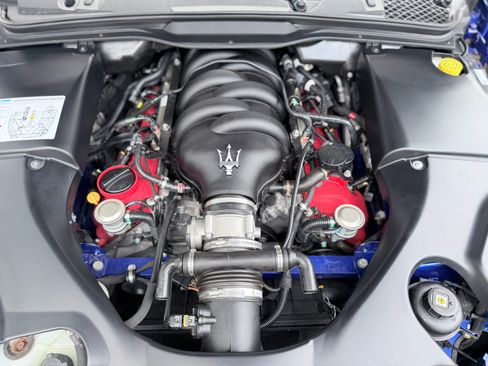 Used 2015 Maserati GranTurismo Sport RWD image 47