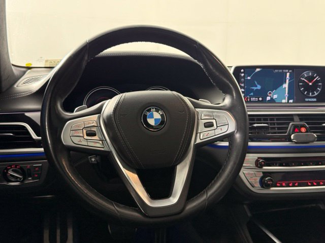 Used 2018 BMW 750i RWD image 20