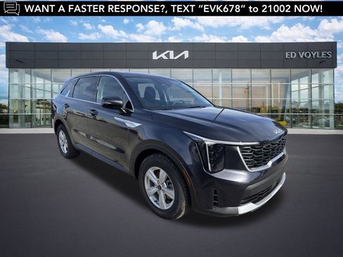 Certified 2025 Kia Sorento LX image 1