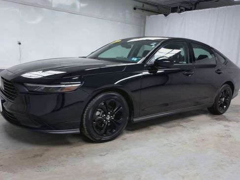 Used 2025 Honda Accord SE image 4