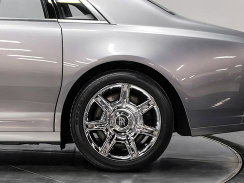 Used 2010 Rolls-Royce Ghost image 31