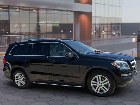 Used 2014 Mercedes-Benz GL 450 4MATIC image 16