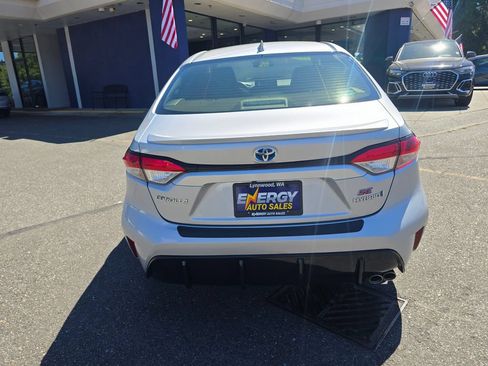 Used 2024 Toyota Corolla SE w/ SE Package FWD image 6
