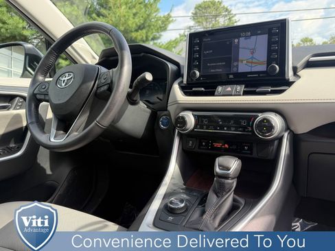Used 2019 Toyota RAV4 Limited image 32