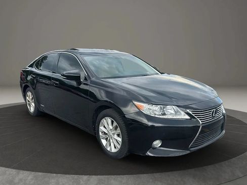 Used 2013 Lexus ES 300h w/ Luxury Pkg FWD image 3