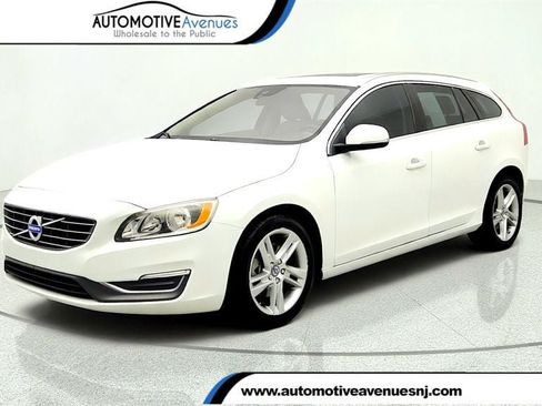 Used 2015 Volvo V60 T5 Premier FWD image 1
