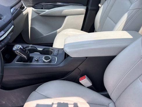 Used 2019 Cadillac XT4 Luxury w/ Cold Weather Package FWD image 21