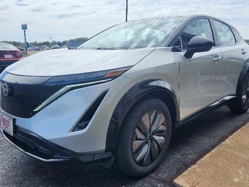 Used 2024 Nissan Ariya AWD image 4