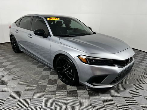 Used 2023 Honda Civic Sport image 3