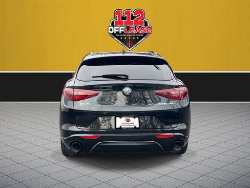 Used 2023 Alfa Romeo Stelvio Veloce image 5
