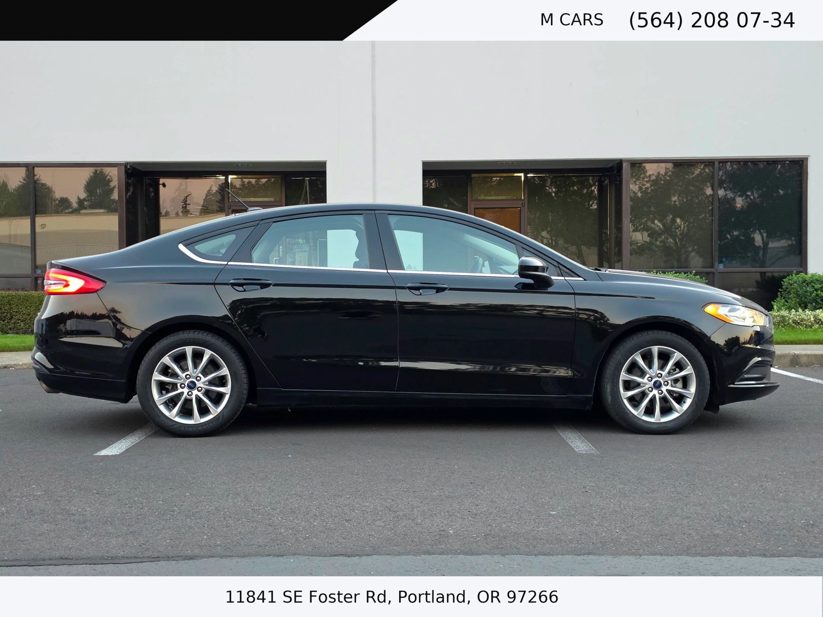 Used 2017 Ford Fusion SE w/ Fusion SE Technology Package FWD image 5