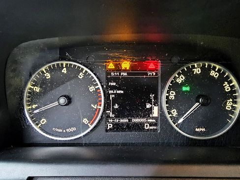 Used 2016 Land Rover LR4 HSE LUX image 31