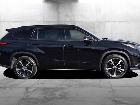 Used 2021 Toyota Highlander XSE image 5