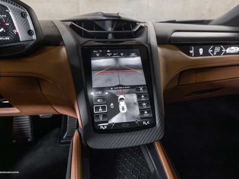 Used 2024 Lamborghini Revuelto image 29