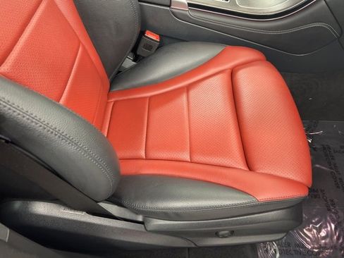 Used 2021 Mercedes-Benz GLC 300 4MATIC image 24