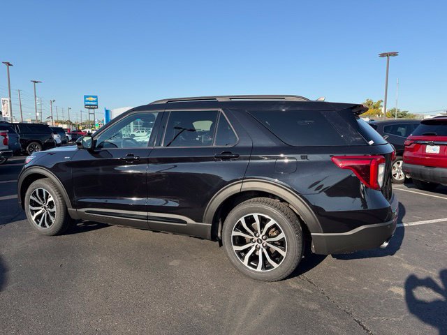 Used 2023 Ford Explorer ST-Line w/ Class IV Trailer Tow Package AWD/4WD image 4