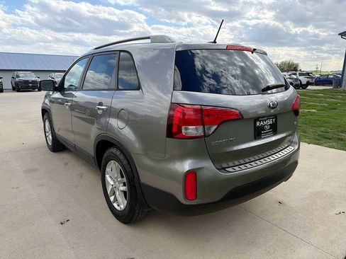 Used 2015 Kia Sorento LX FWD image 4