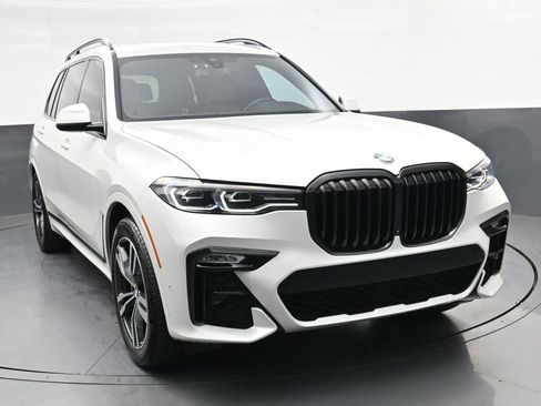 Used 2021 BMW X7 xDrive40i w/ M Sport Package AWD/4WD image 9