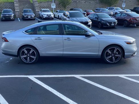 Used 2023 Honda Accord Sport image 2