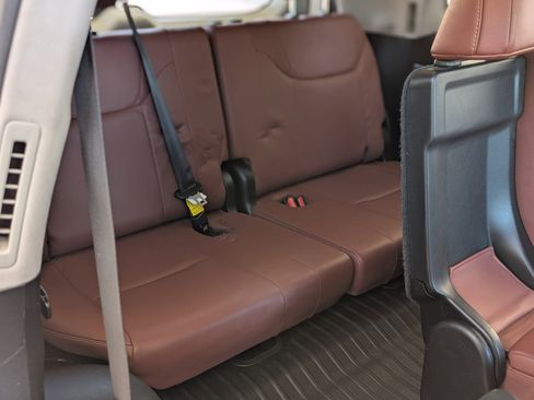 Used 2017 Lexus LX 570 LX 570 w/ Luxury Package image 23