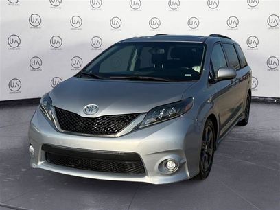 Used 2017 Toyota Sienna SE