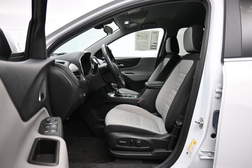 Used 2023 Chevrolet Equinox LT w/ Driver Convenience Package AWD/4WD image 19