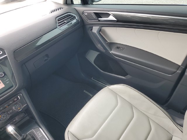 Used 2018 Volkswagen Tiguan SEL Premium AWD/4WD image 30