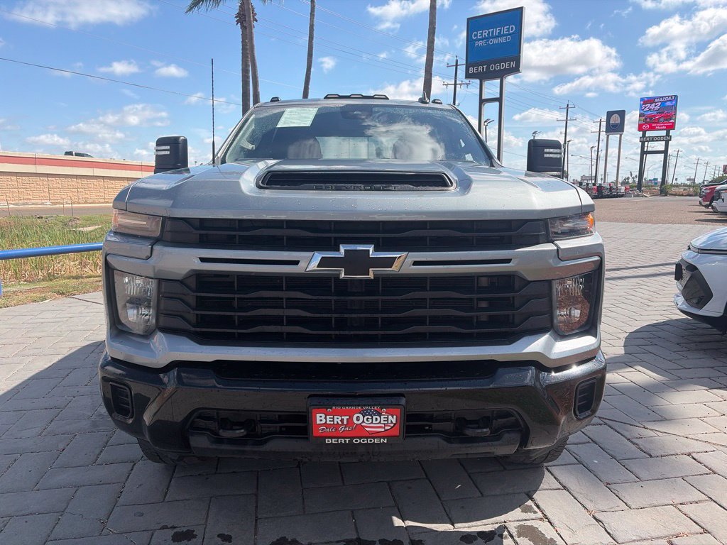 Used 2024 Chevrolet Silverado 2500 Custom w/ Custom Value Package AWD/4WD image 2