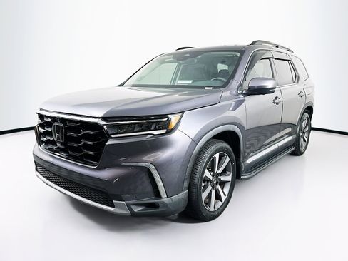 Used 2023 Honda Pilot Elite image 3