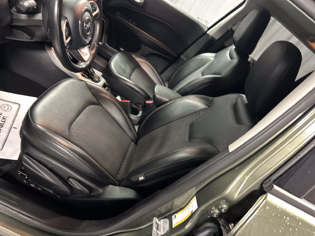 Used 2019 Jeep Compass Latitude w/ Cold Weather Group AWD/4WD image 10