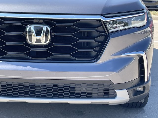 Used 2025 Honda Pilot Elite image 8