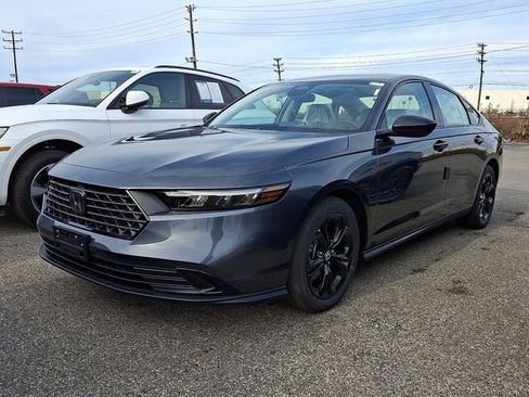 Certified 2025 Honda Accord SE image 2