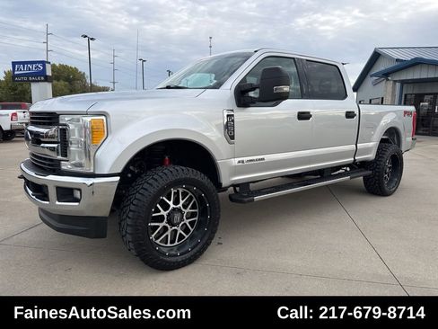 Used 2017 Ford F250 XLT w/ XLT Value Package image 5