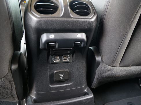 Used 2022 Jeep Wrangler Unlimited Sahara w/ LED Lighting Group AWD/4WD image 46