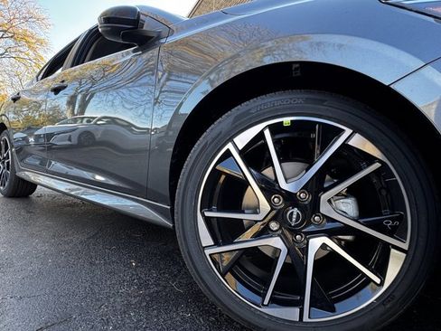 New 2025 Nissan Sentra SR image 9