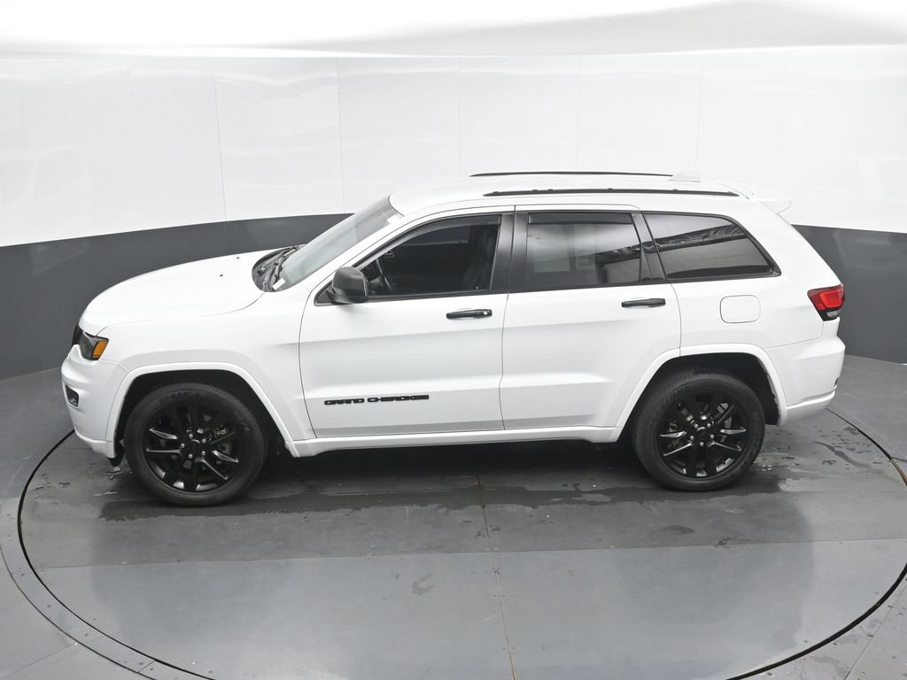 Used 2021 Jeep Grand Cherokee Laredo X AWD/4WD image 40