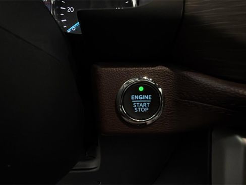 Used 2024 Ford Expedition Limited image 21