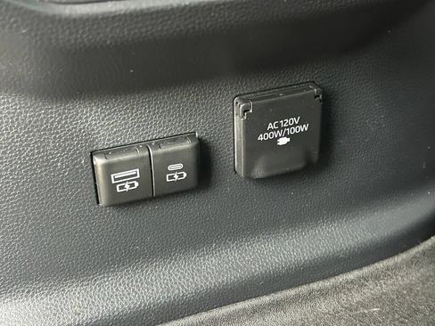Used 2023 Toyota Tundra Capstone AWD/4WD image 24