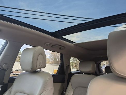 Used 2017 Hyundai Santa Fe Limited image 9