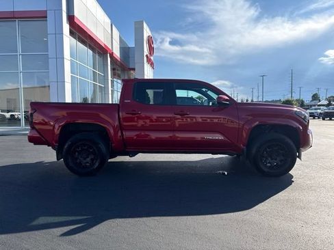 Used 2025 Toyota Tacoma SR5 AWD/4WD image 8