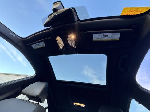 Used 2018 BMW 530i xDrive image 24