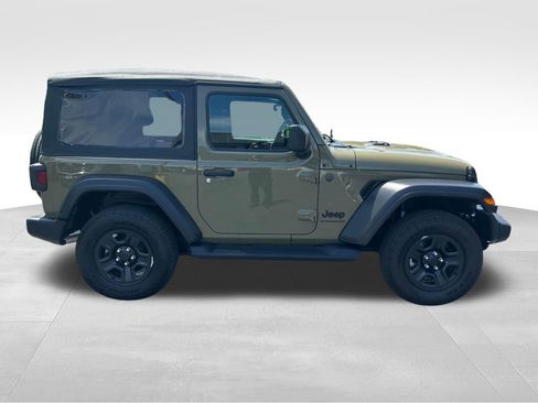 Used 2025 Jeep Wrangler Sport AWD/4WD image 7